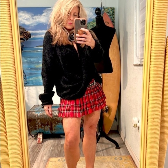 Fashion Nova,Fuzzy, Fun, Funky & Fabulous! Awesome Piece,Perfect for the Season - Picture 5 of 16